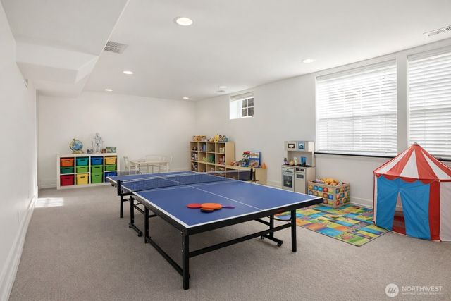 4003 Densmore Avenue N, Seattle, WA 98103