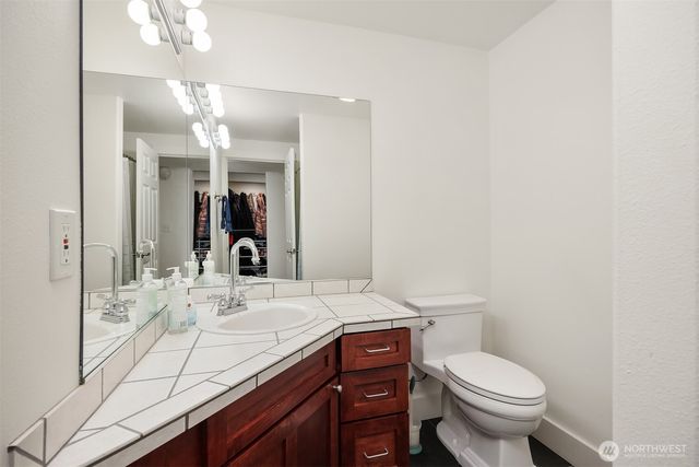 4003 Densmore Avenue N, Seattle, WA 98103