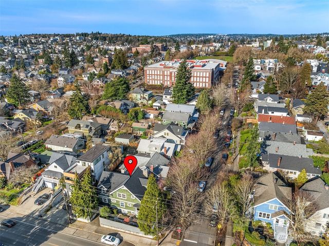 4003 Densmore Avenue N, Seattle, WA 98103