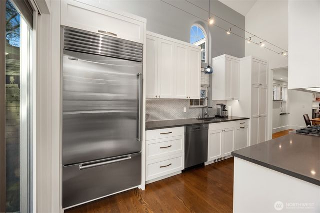 4003 Densmore Avenue N, Seattle, WA 98103