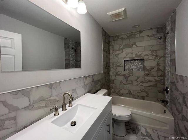 492 Blue Point Road, Farmingville, NY 11738