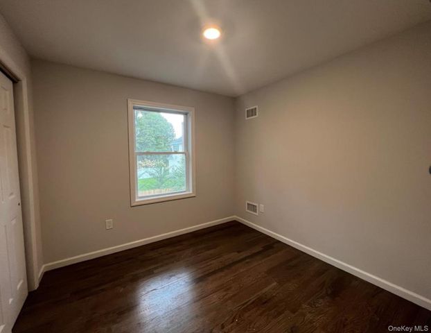 492 Blue Point Road, Farmingville, NY 11738