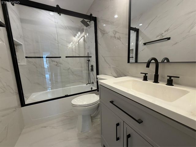 492 Blue Point Road, Farmingville, NY 11738