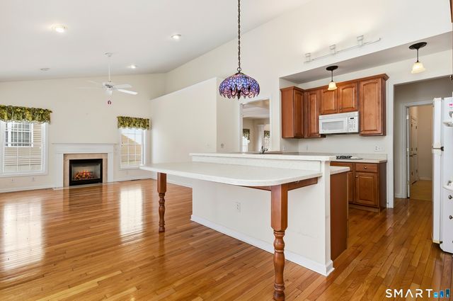 301 Fairway Drive 301, Oxford, CT 06478