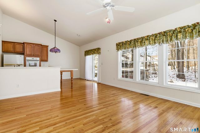 301 Fairway Drive 301, Oxford, CT 06478