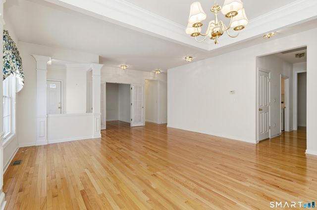 301 Fairway Drive 301, Oxford, CT 06478