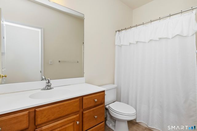 301 Fairway Drive 301, Oxford, CT 06478