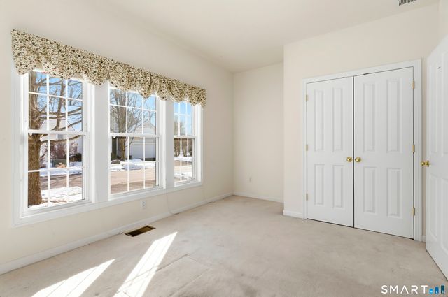 301 Fairway Drive 301, Oxford, CT 06478