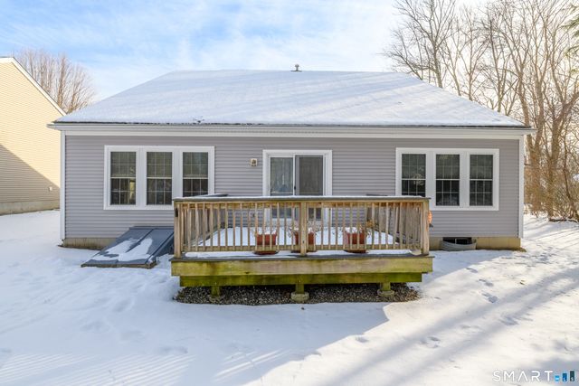 301 Fairway Drive 301, Oxford, CT 06478