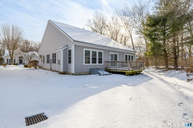 301 Fairway Drive 301, Oxford, CT 06478