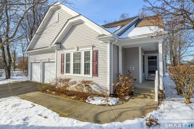 301 Fairway Drive 301, Oxford, CT 06478