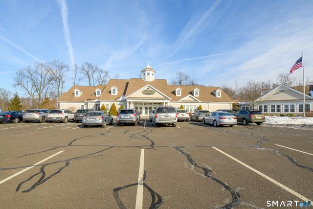 301 Fairway Drive 301, Oxford, CT 06478