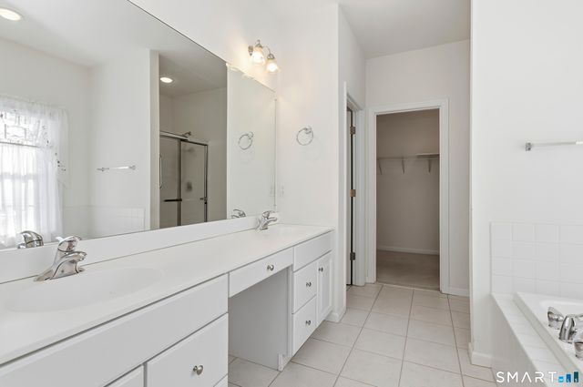 301 Fairway Drive 301, Oxford, CT 06478