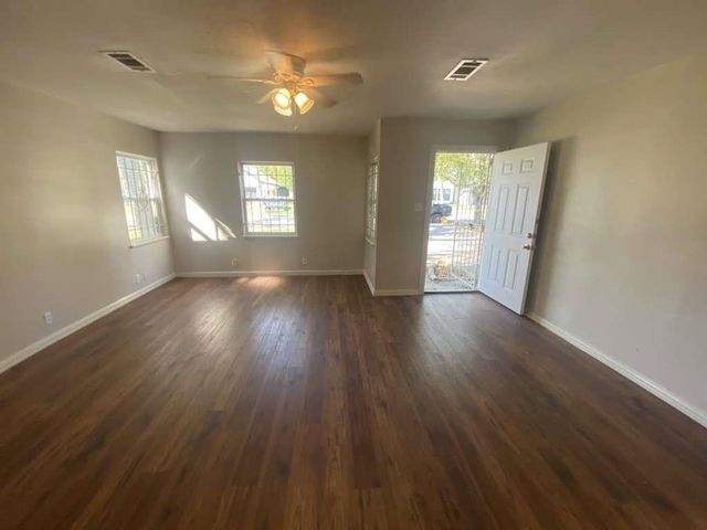 5131 Nassau Road, Houston, TX 77021