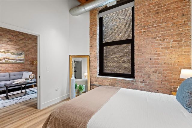 153 W Ohio Street 208, Chicago, IL 60654