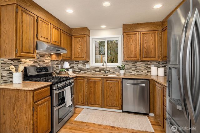 4222 205th Place NE, Sammamish, WA 98074