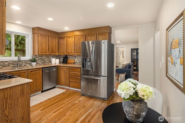 4222 205th Place NE, Sammamish, WA 98074