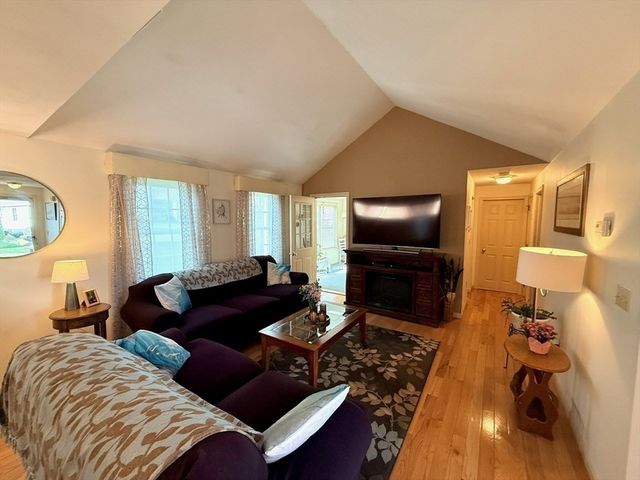 29 Heather Dr. 34, Methuen, MA 01844