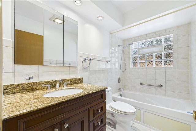 5007 Golf Road, Skokie, IL 60077