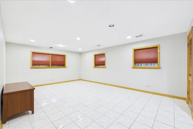 5007 Golf Road, Skokie, IL 60077