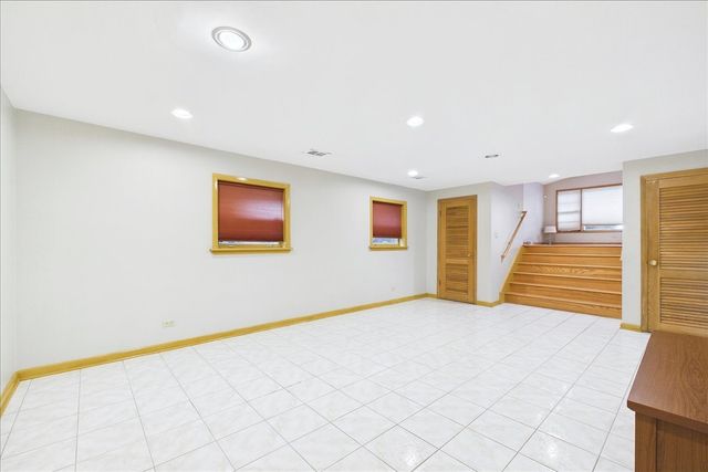 5007 Golf Road, Skokie, IL 60077