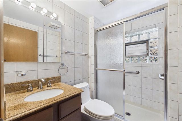 5007 Golf Road, Skokie, IL 60077
