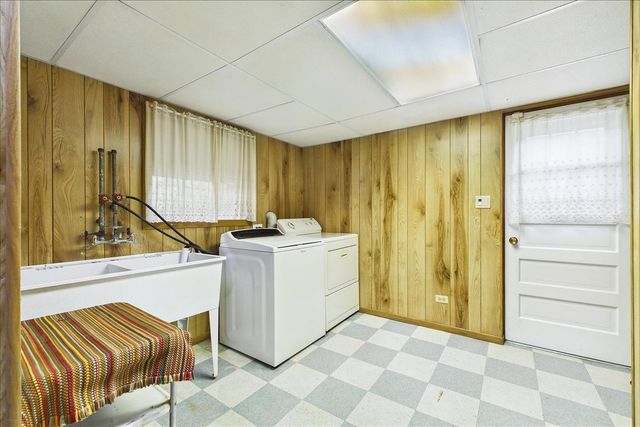 5007 Golf Road, Skokie, IL 60077