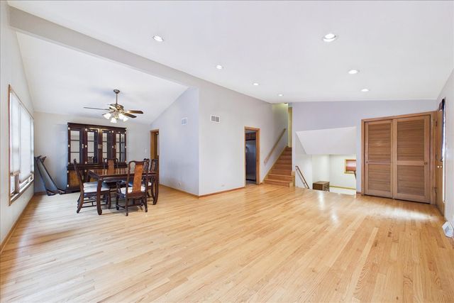 5007 Golf Road, Skokie, IL 60077