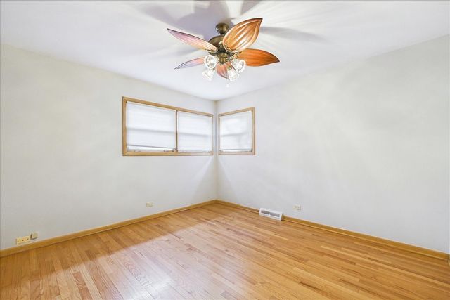5007 Golf Road, Skokie, IL 60077