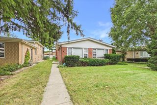 5007 Golf Road, Skokie, IL 60077