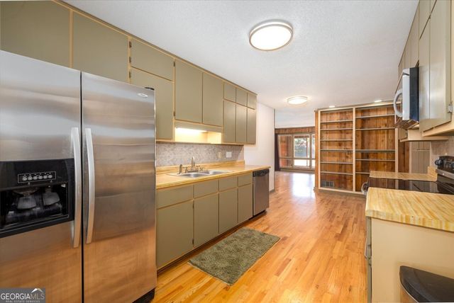 2161 Minute Court, Smoke Rise, GA 30087