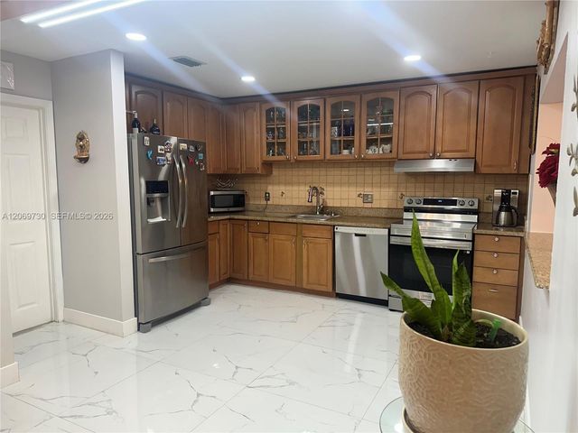 1051 SW 99th Avenue, Pembroke Pines, FL 33025