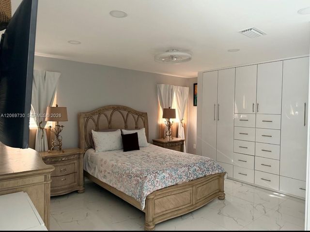 1051 SW 99th Avenue, Pembroke Pines, FL 33025