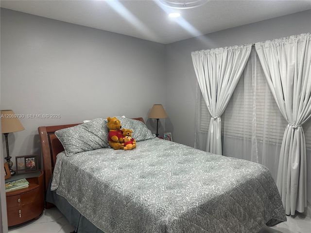 1051 SW 99th Avenue, Pembroke Pines, FL 33025