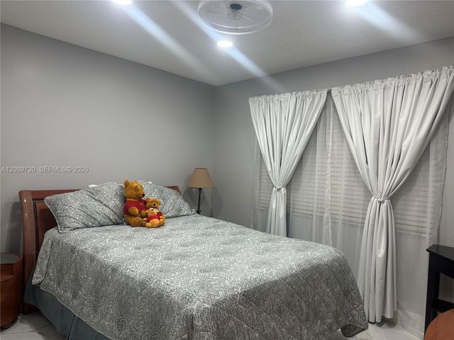 1051 SW 99th Avenue, Pembroke Pines, FL 33025