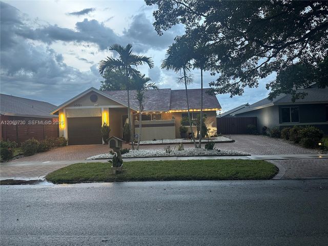 1051 SW 99th Avenue, Pembroke Pines, FL 33025