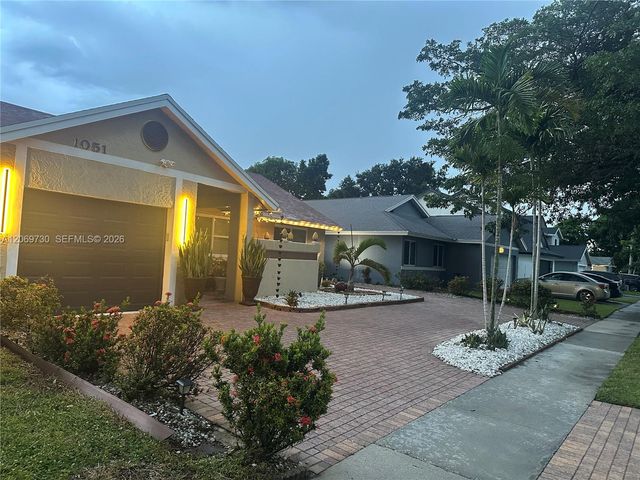 1051 SW 99th Avenue, Pembroke Pines, FL 33025
