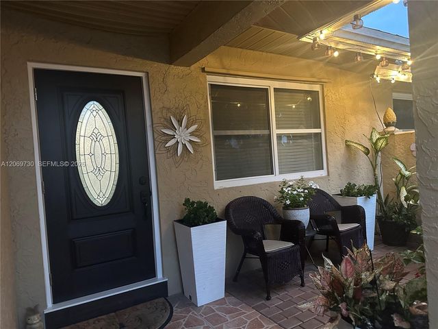 1051 SW 99th Avenue, Pembroke Pines, FL 33025