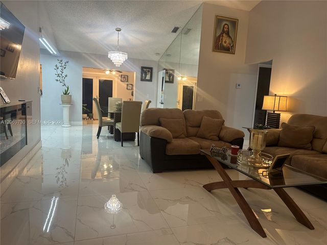 1051 SW 99th Avenue, Pembroke Pines, FL 33025