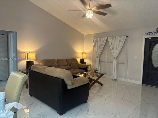 1051 SW 99th Avenue, Pembroke Pines, FL 33025