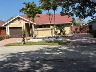 1051 SW 99th Avenue, Pembroke Pines, FL 33025
