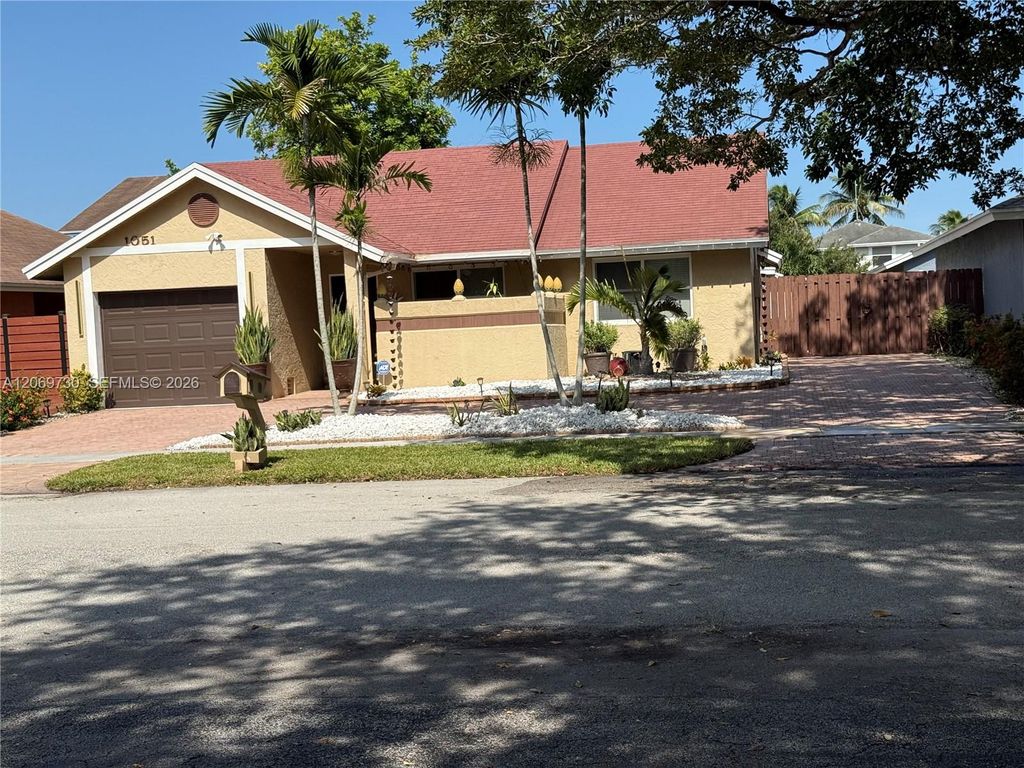 1051 SW 99th Avenue, Pembroke Pines, FL 33025