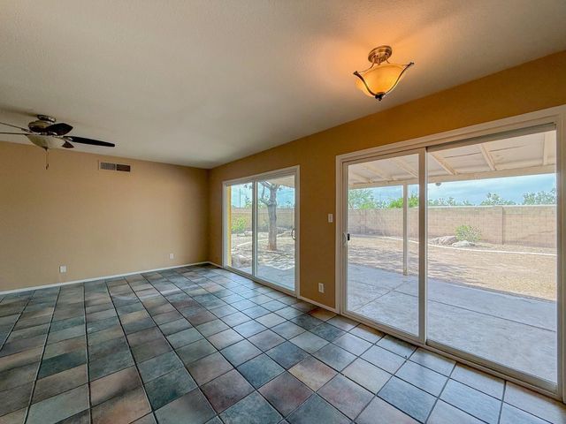 2812 S Cottonwood Drive, Tempe, AZ 85282