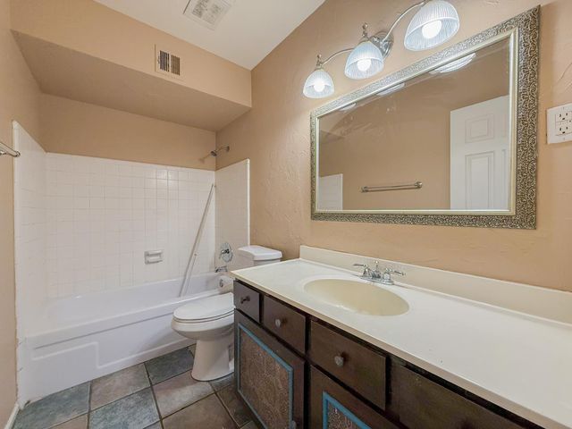 2812 S Cottonwood Drive, Tempe, AZ 85282