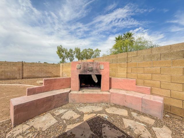 2812 S Cottonwood Drive, Tempe, AZ 85282