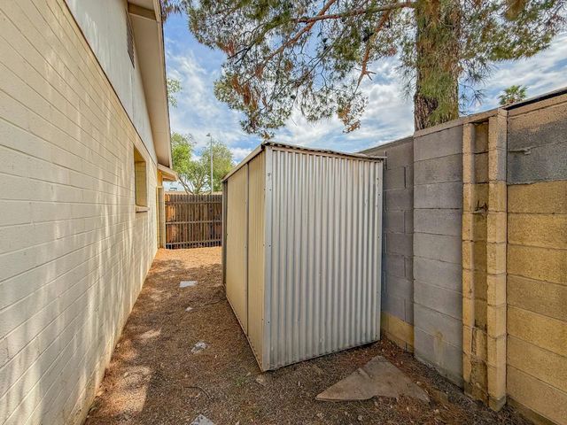 2812 S Cottonwood Drive, Tempe, AZ 85282