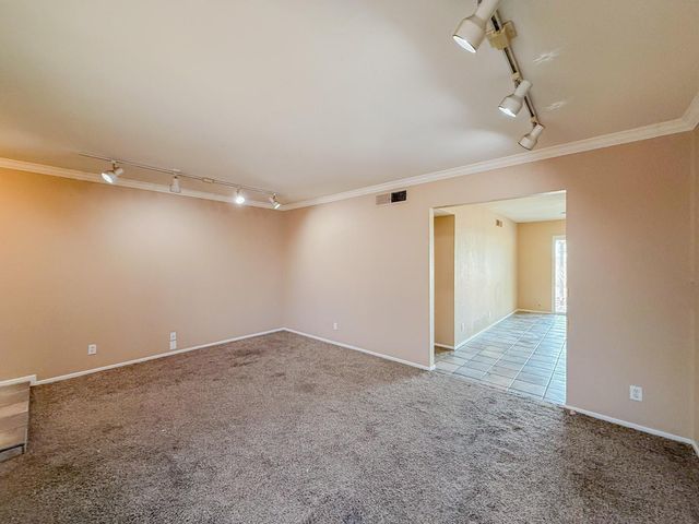 2812 S Cottonwood Drive, Tempe, AZ 85282