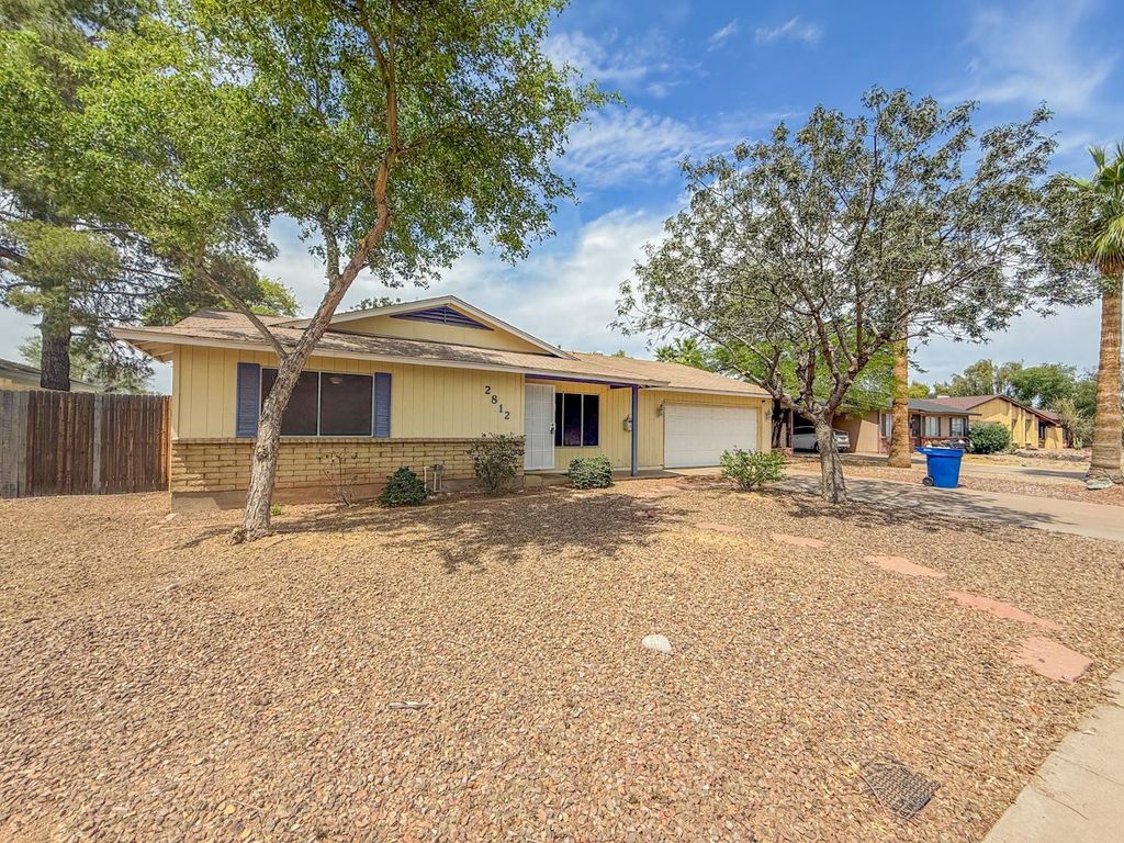 2812 S Cottonwood Drive, Tempe, AZ 85282