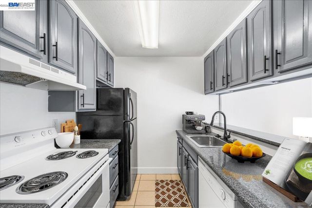 260 Industrial Pkwy 32, Hayward, CA 94544