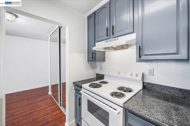 260 Industrial Pkwy 32, Hayward, CA 94544